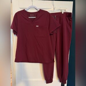 FIGS Scrub Set Large Burgundy One Pocket Catarina Top + Zamora Jogger Bottoms